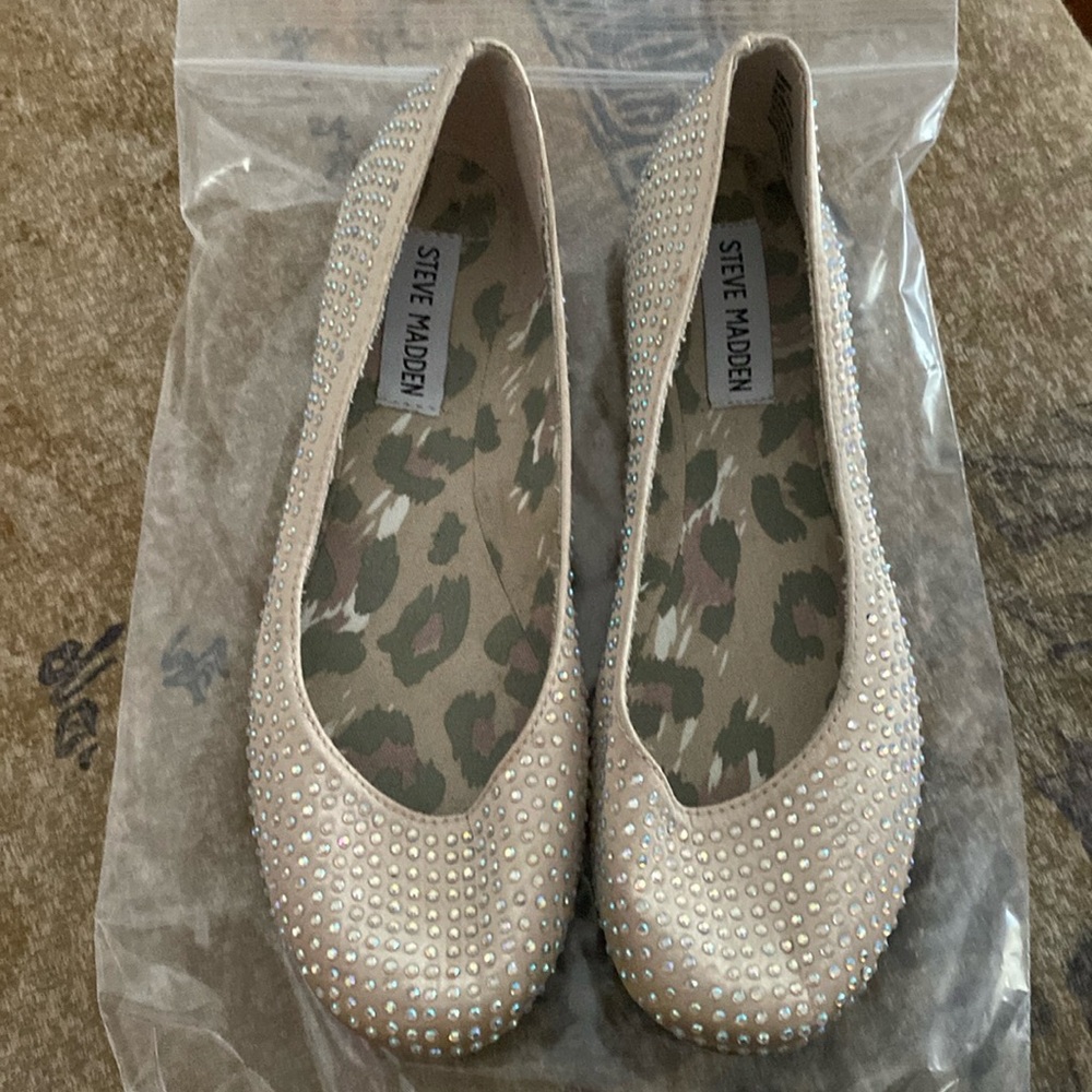 Steve Madden beige crystal flats size 7.5
